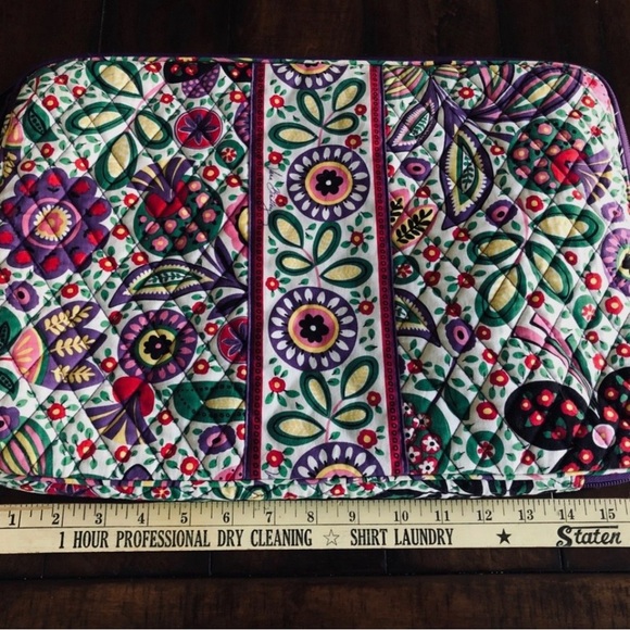 Vera Bradley Viva La Vera 17" Quilted Laptop Sleeve - Picture 10 of 14